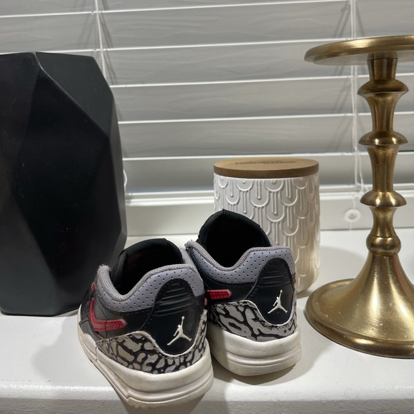 EUC Infant Size 4 Jordan’s - Picture 2 of 3